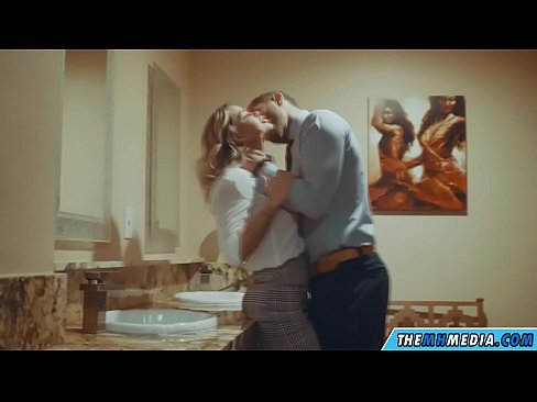 ❤️ Þegar busty ljóska tælir þig á almenningssalerni Fallegt klám á is.kutjeporno.ru ❌️❤